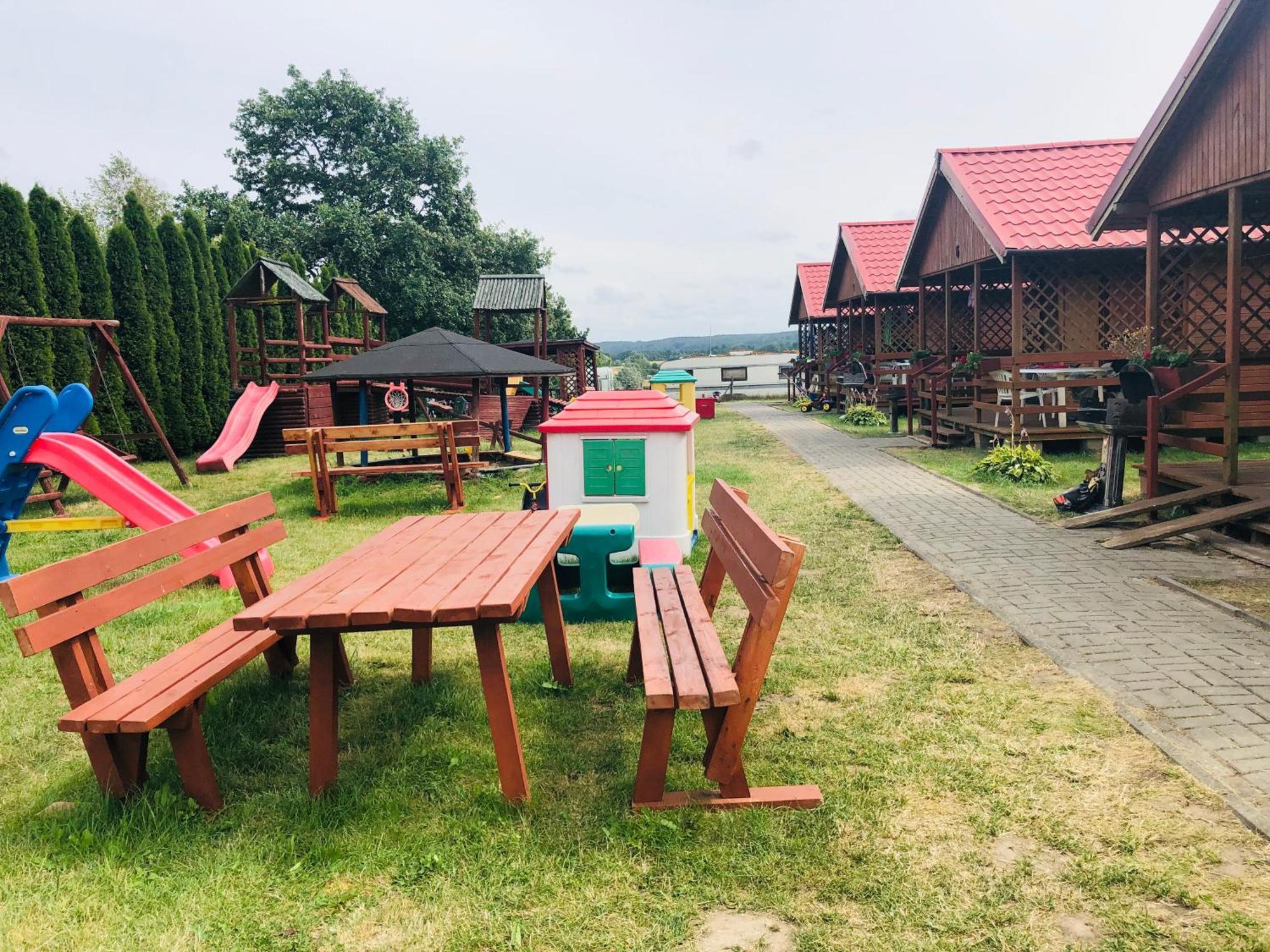 Domki U Karasia Rusinowo  Exteriör bild